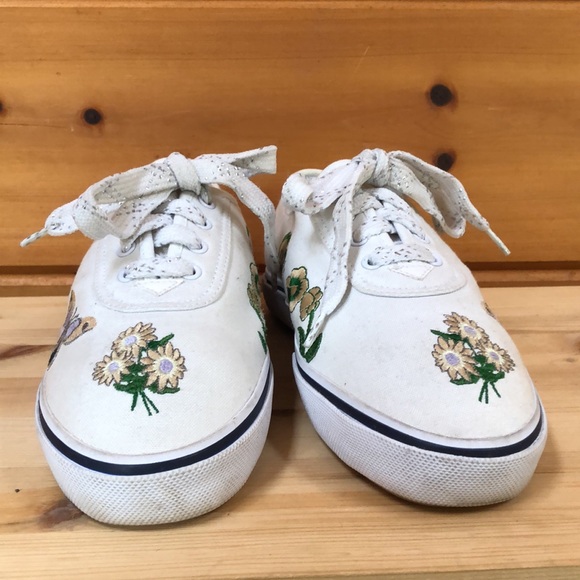 Vintage G.WIZ Lace Up Embroidered Flower Butterflies Flats (KEDS style) 7.5 - Picture 4 of 13